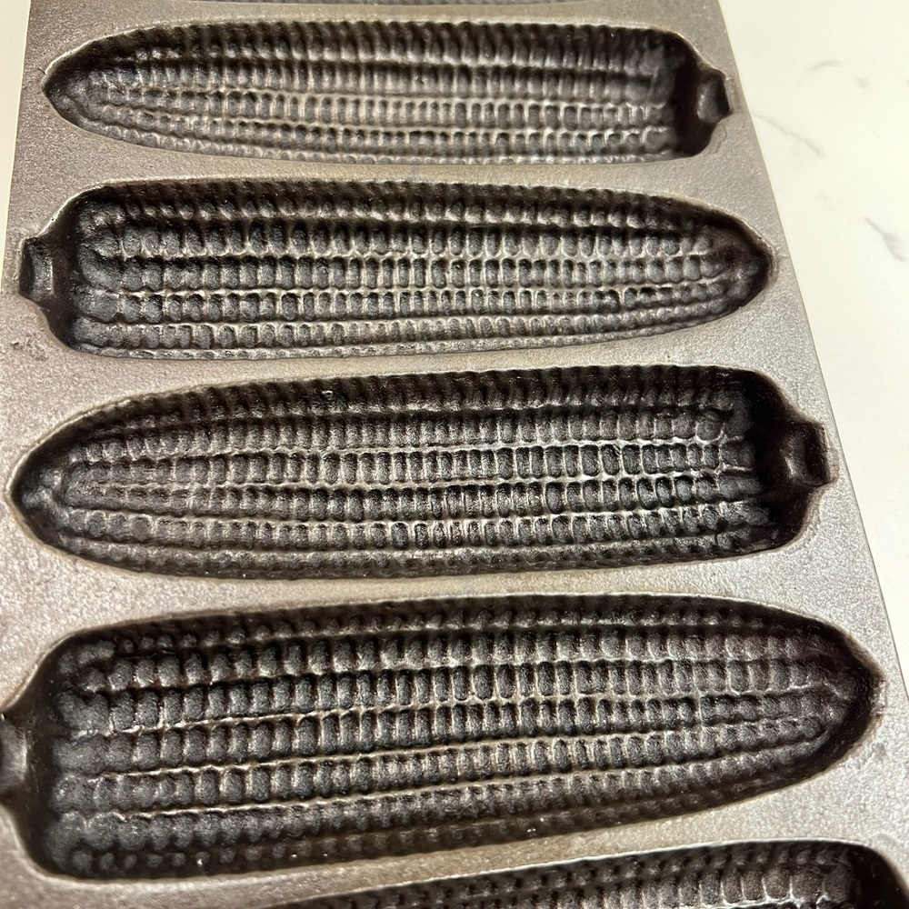 Vintage Unmarked Wagner Cast Iron Cornbread Pan